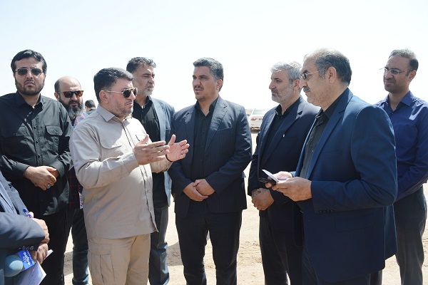 بازدید استاندار یزد از پروژه نهضت ملی مسکن اشکذر