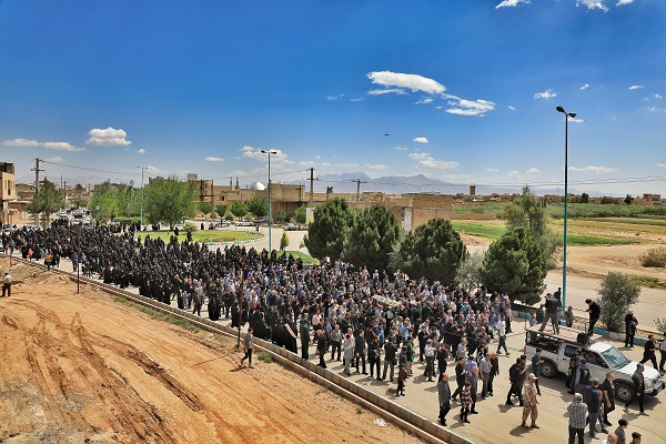 گزارش تصویری تشییع پیکر مطهر شهید گمنام در پارک بزرگ شهر اشکذر