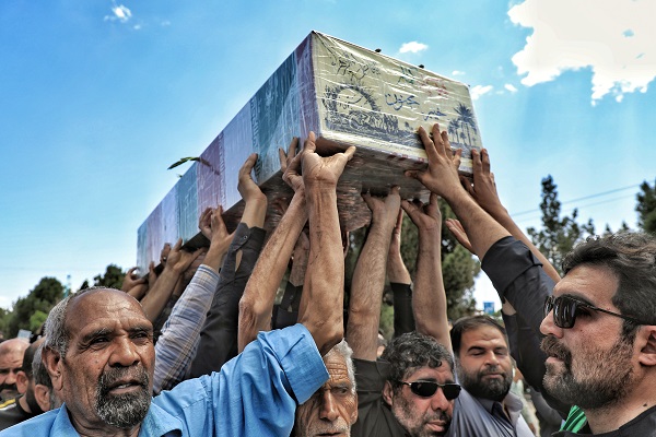 گزارش تصویری تشییع پیکر مطهر شهید گمنام در پارک بزرگ شهر اشکذر