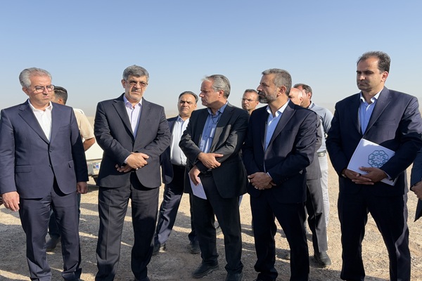بازدید استاندار یزد از سالن همایشات شادروان کلانتریان پارک بزرگ شهر